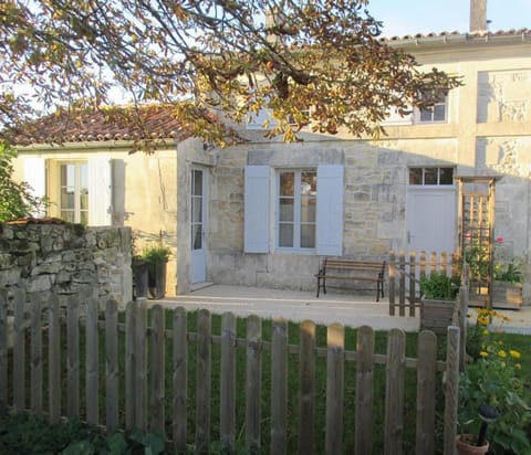 Patio, Facade/entrance