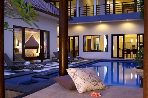 Property building, Swimming pool