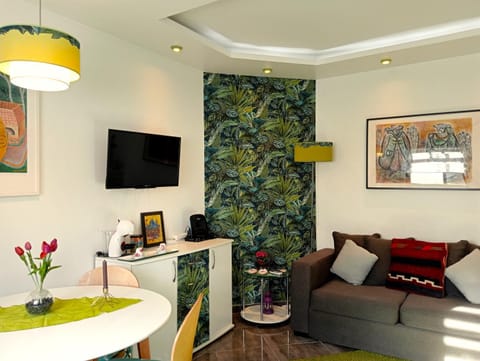 Communal lounge/ TV room