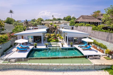 Property building, Garden, Beach, Garden view, Pool view, Swimming pool, Swimming pool, sunbed