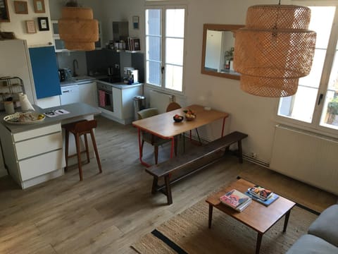 Kitchen or kitchenette, Living room