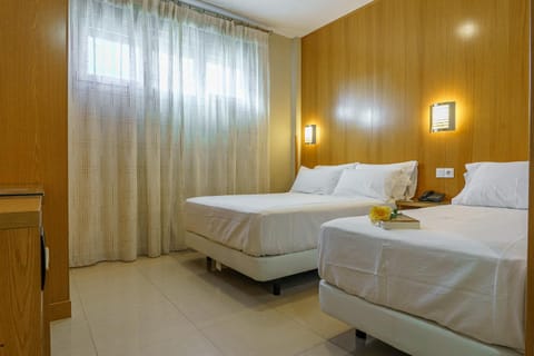 Bed, Decorative detail, safe