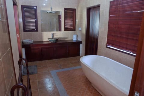 Bathroom, Bath