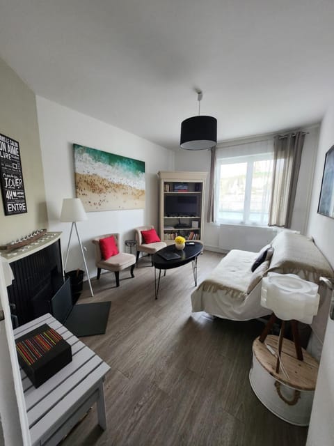 TV and multimedia, Living room, fireplace