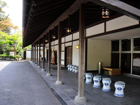 Facade/entrance