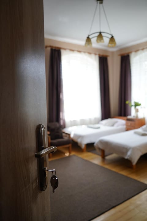 Bed, Other, Family, Family