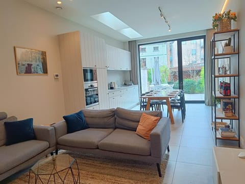 Living room, Dining area, kitchen