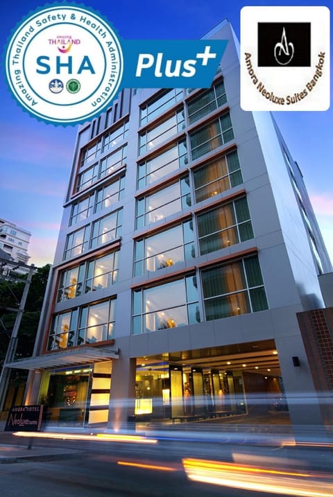Property building, Facade/entrance, Property logo or sign, Logo/Certificate/Sign, Sunset