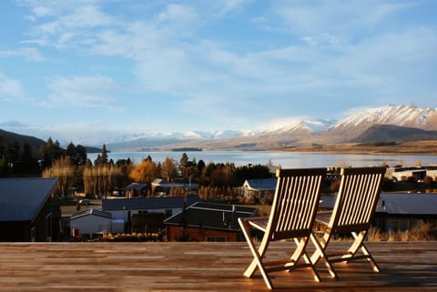 Neighbourhood, Balcony/Terrace, Lake view, Mountain view