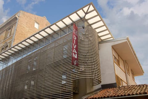 Property building, Day