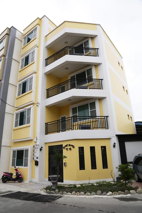 Property building, Facade/entrance