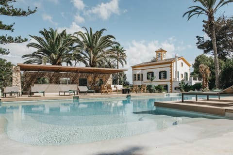 Pool view, Swimming pool, sunbed