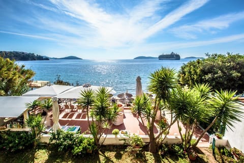 View (from property/room), Balcony/Terrace, Beach, Sea view