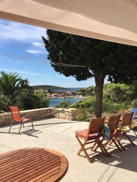 Property building, BBQ facilities, Balcony/Terrace