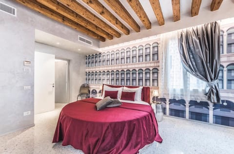 Hot Tub, Photo of the whole room, Bedroom