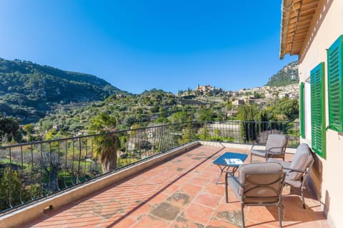 Balcony/Terrace, Mountain view