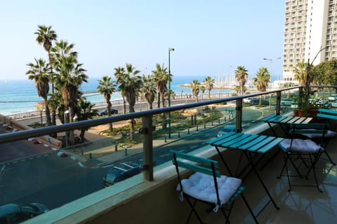 Patio, Day, Natural landscape, View (from property/room), Balcony/Terrace, Pool view, Sea view, Sunrise, Sunset