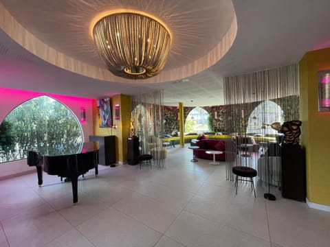 Property building, Living room, Lounge or bar