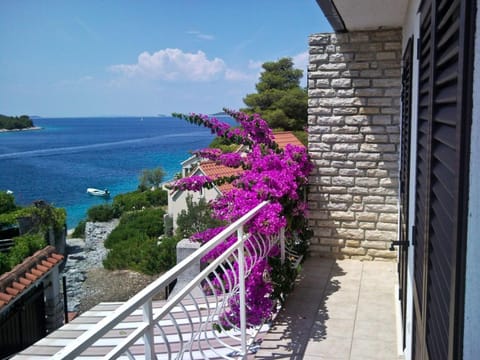 View (from property/room), Balcony/Terrace, Seating area, Sea view, Area and facilities