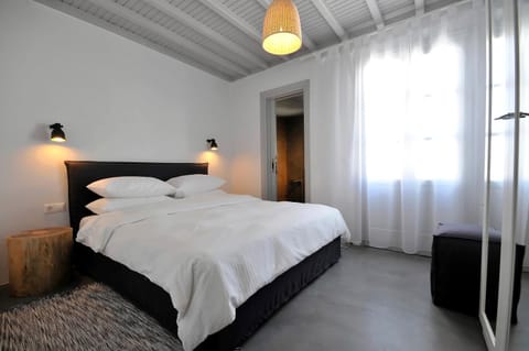 Bed, Photo of the whole room, Decorative detail, Bedroom