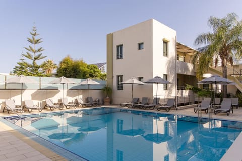 Property building, Pool view