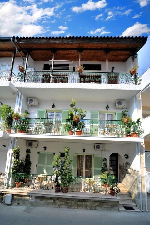 Property building, Day