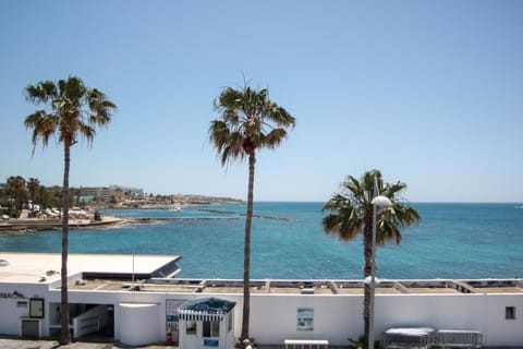 Nearby landmark, Off site, Neighbourhood, Natural landscape, Summer, Balcony/Terrace, Other, Seating area, Beach, On site, Sea view, Area and facilities, Supermarket/grocery shop, Shopping Area, Location