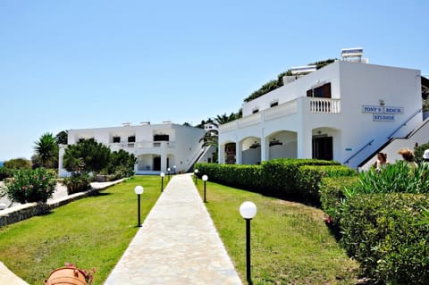 Property building, Spring, Day, People, Summer, Garden, View (from property/room), Balcony/Terrace, Other, On site, Garden view, Sea view, Area and facilities