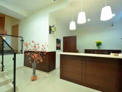 Staff, Lobby or reception, Area and facilities