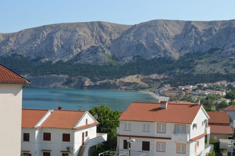 Mountain view, Sea view