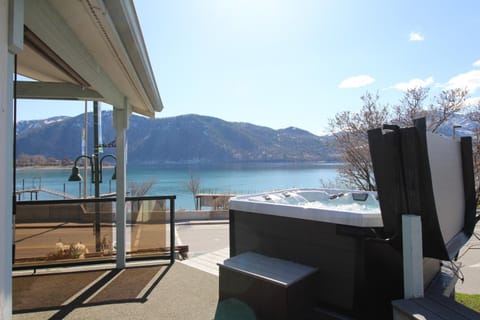 Manson Lake House House in Manson