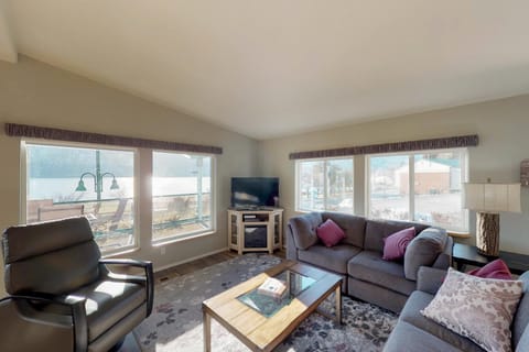 Manson Lake House House in Manson