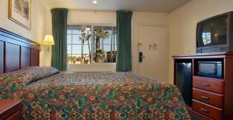 Day, Photo of the whole room