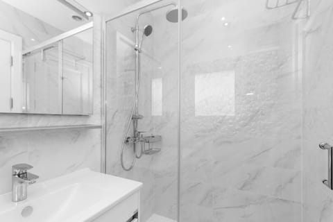 Loch Earn Bed and Breakfast in Inverness