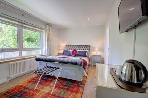 Loch Earn Bed and Breakfast in Inverness