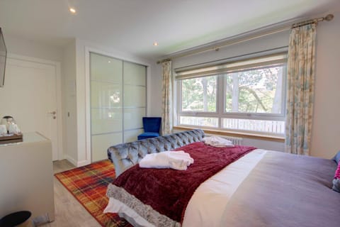 Loch Earn Bed and Breakfast in Inverness