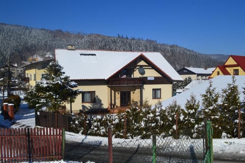 Property building, Winter