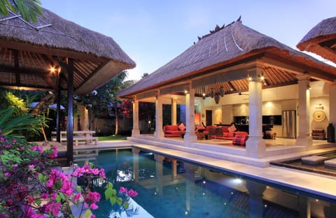 Swimming pool, Swimming pool