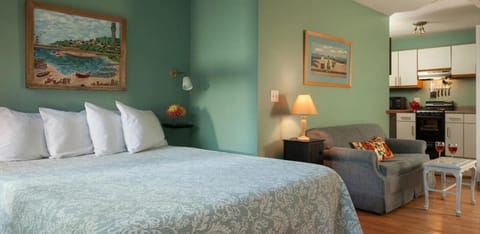 Seating area, Bedroom