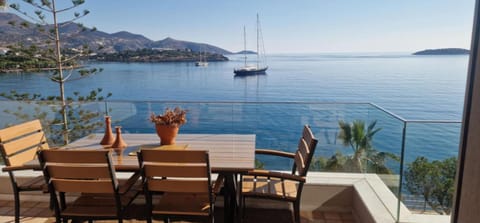 Patio, Day, Natural landscape, Dining area, Sea view
