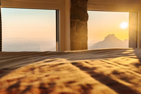 Bed, Mountain view, Sunrise