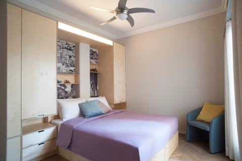 Bed, Photo of the whole room, Bedroom, fireplace