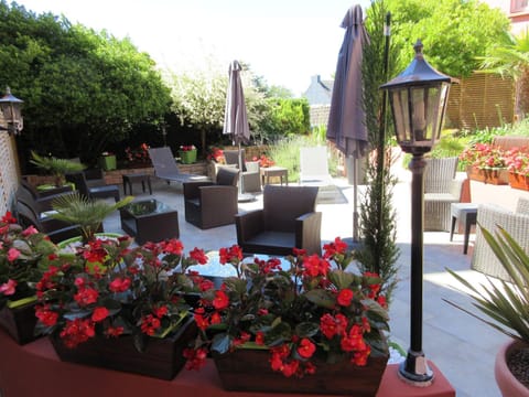 Le Trianon Hotel in Étel