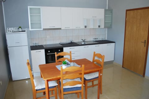 Apartmani Ivan Bed and Breakfast in Šibenik-Knin County, Croatia