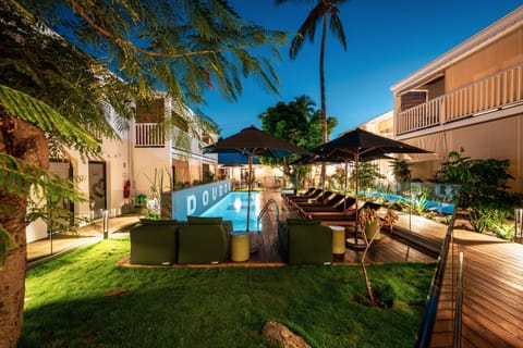 Property building, Swimming pool