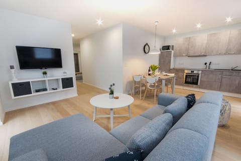 Staff, Kitchen or kitchenette, Living room, Photo of the whole room, Decorative detail, Dining area, Family
