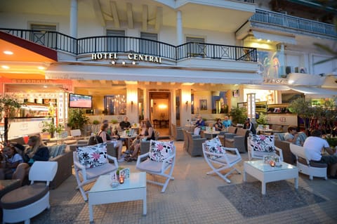 Lounge or bar, Drinks
