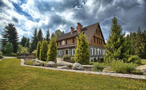 Property building, Neighbourhood