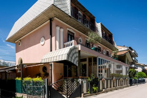Property building, Neighbourhood, Street view