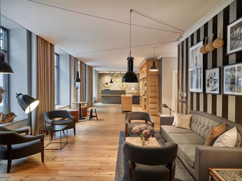 Lobby or reception, Internal: Not applicable to any particular room